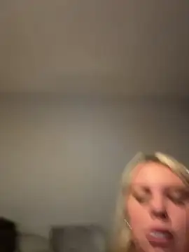 blonde_baddie