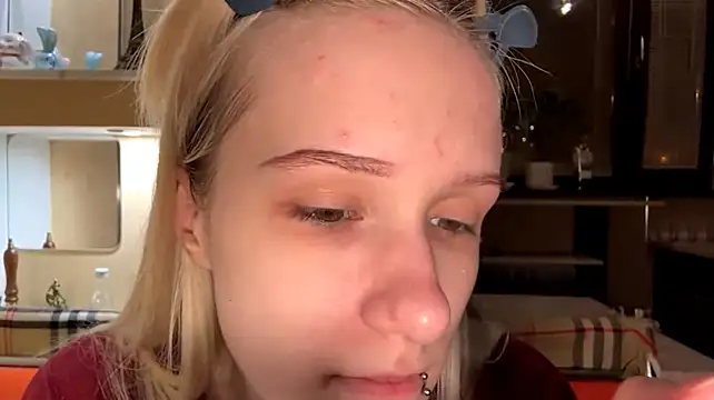 Blondilis Chat XXX live