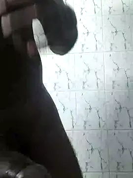 Show modela hornywildman123 na web-kameri