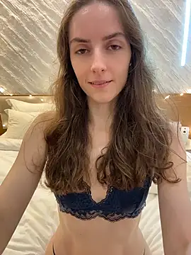 EmilyLinden's Live XXX Chat