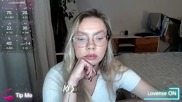 PolinaXXXXXJones – Naživo XXX chat