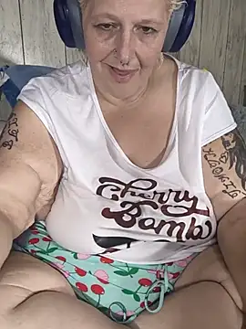 DavisDesires Chat XXX live