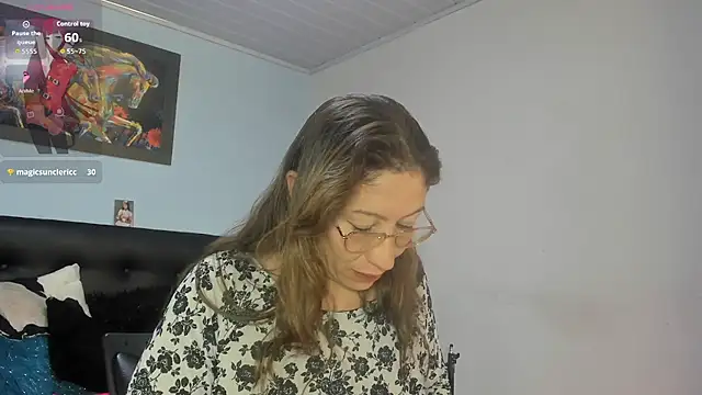Chat +18 de kaylaMinov_ ao vivo
