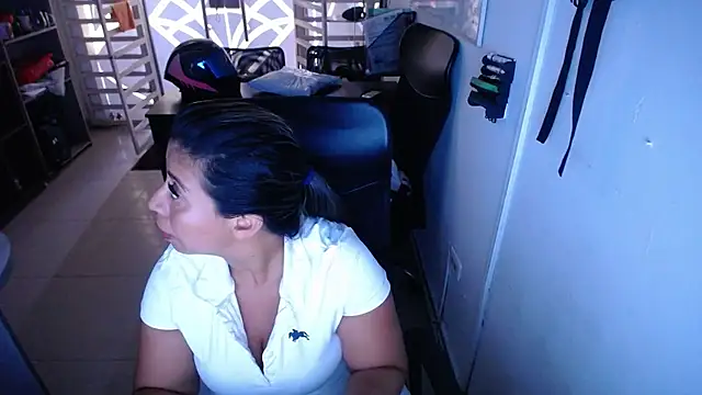 Chatroom XXX en direct de ashley_latina02