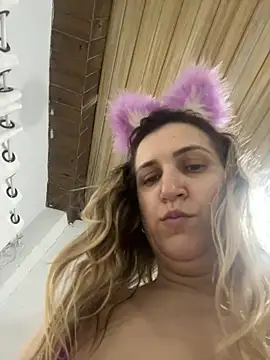Bia_sexynovaes - Bia arromba esse cuzinho sem dó