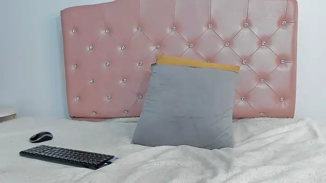 EbonyCoWorker's Live XXX Chat