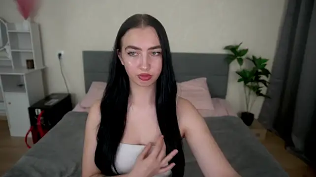 WildKittenX_ Adlı Modelin Canlı XXX Sohbeti