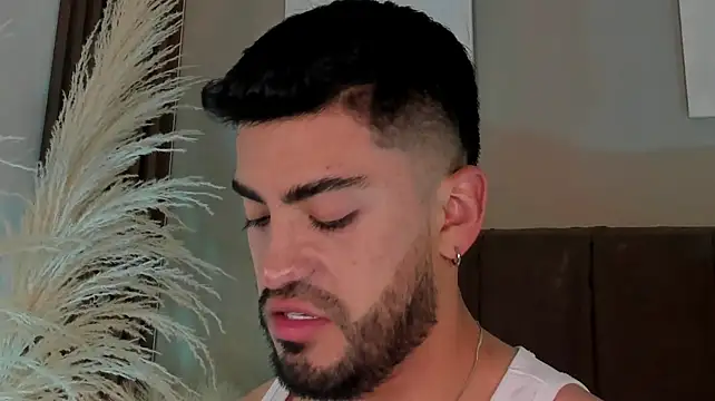 Chat XXX en directo de Alexander_Diazz
