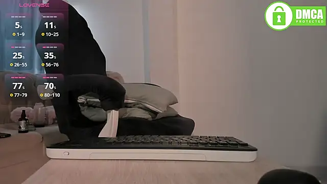 Zoe_37 - SEXY FOOTJOB OILED