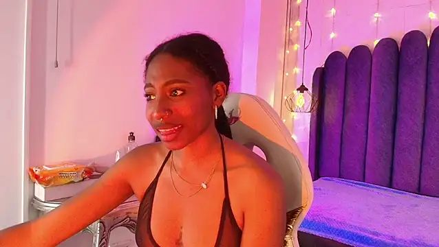 Queen_perla_ - oil in my ass