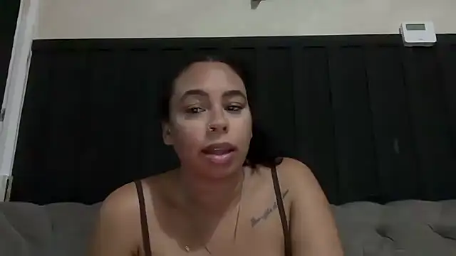 Czat XXX na żywo – AriesBaddiee_