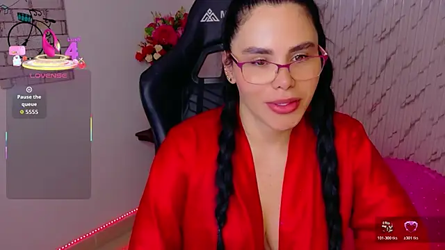 lararoberts_ live XXX chat