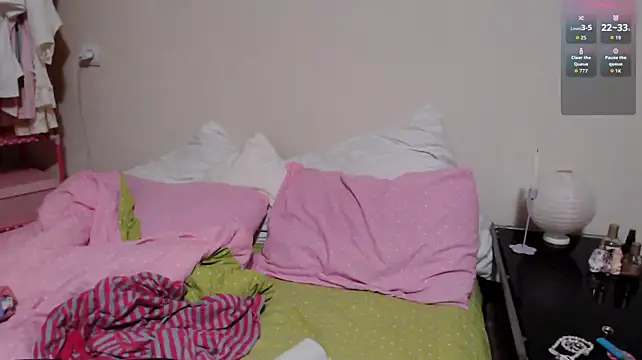 KatieMelone live XXX chat