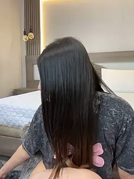 evelyn_hills live XXX chat