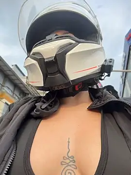 AlannaEvons' Live XXX Chat
