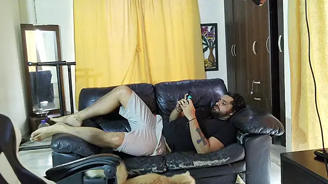 aronmiller404 live XXX chat