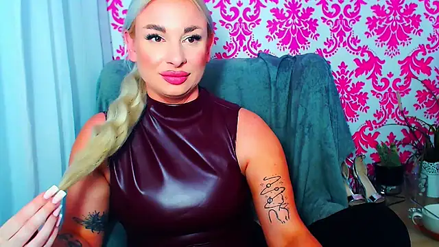 LuxuriaGoddess: онлайн-секс-чат