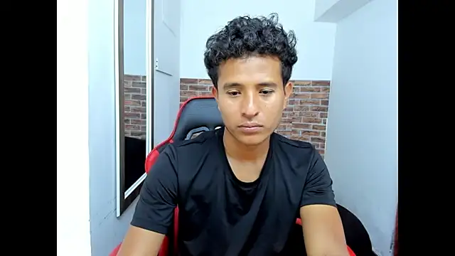 Chatroom XXX en direct de WIZARD-ALESSANDRO