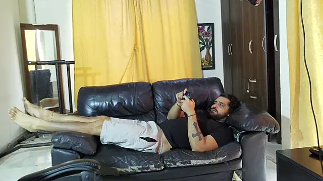 aronmiller404 Live XXX-Chat