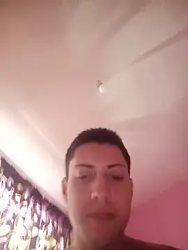 Carlitos7381 Adlı Modelin Canlı XXX Sohbeti