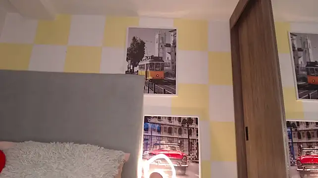 Roussmariehenao Chat XXX in diretta