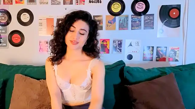 Maya_Rogerss élő XXX-chatje