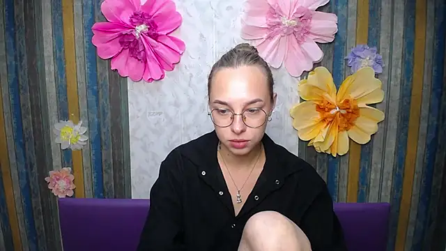 SteshaGlass Adlı Modelin Canlı XXX Sohbeti