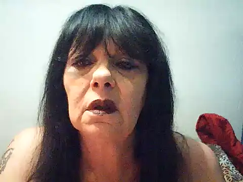 LadyCHARMS69 Chat XXX in diretta