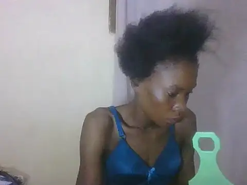 Sweetpetite254 live XXX chat