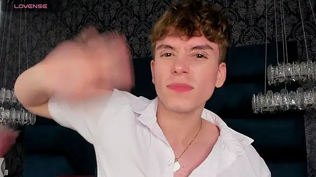 TaylerWhite XXX чат на живо