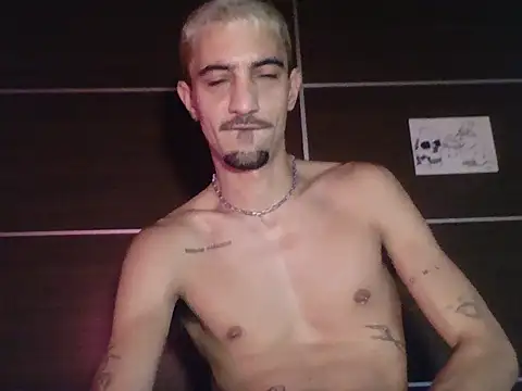 Show de latindiablo666 na webcam