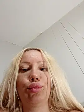 SofiaJoy's Live XXX Chat