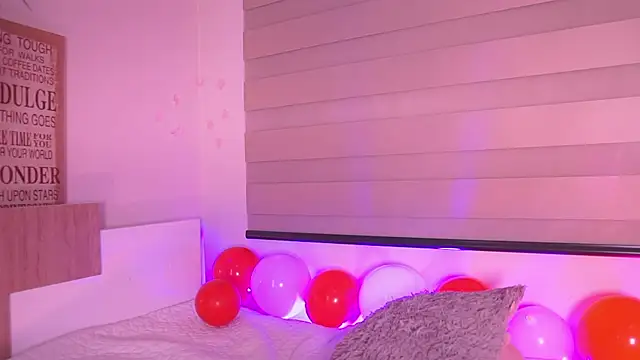 Chatroom XXX en direct de dakotaa_01