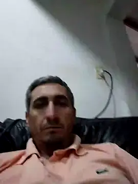 Alejandro83bsf XXX чат на живо