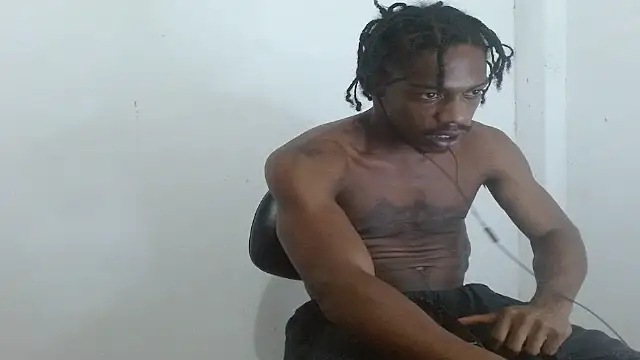 Larry-n-clouds' Live XXX Chat