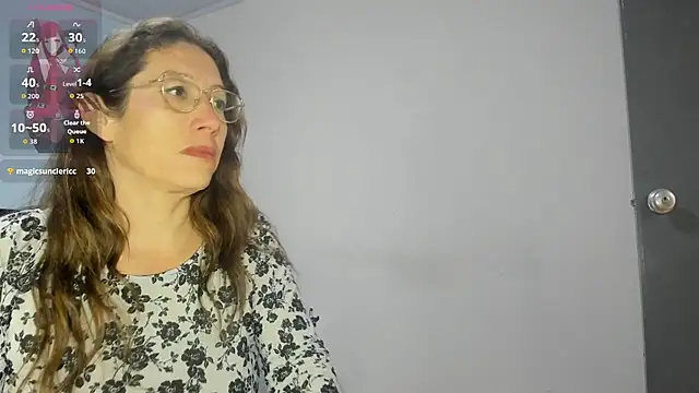 kaylaMinov_ élő XXX-chatje