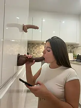 צ'אט XXX בשידור חי של PTlatinaa