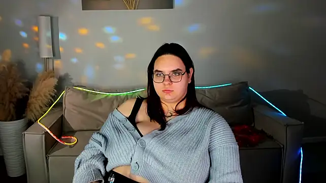 Kity_Mooree Adlı Modelin Canlı XXX Sohbeti