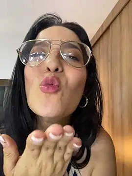 Laurent-rosee's Live XXX Chat