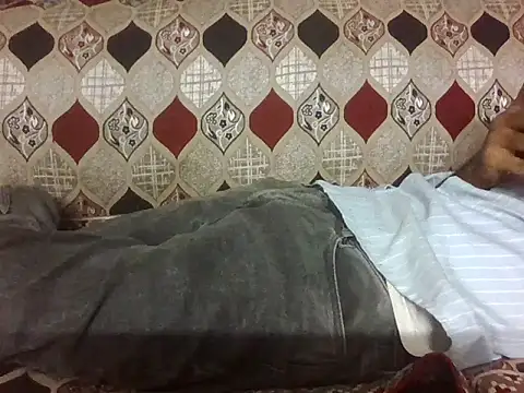 lucknowguy Live XXX-Chat