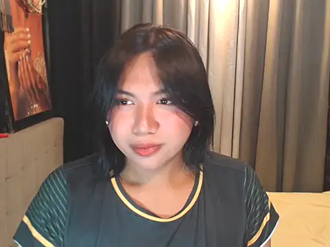 AsianHotPrecious' Live XXX Chat