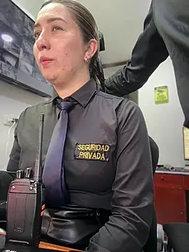 suzy-111 – Naživo XXX chat