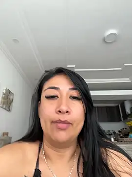 Онлайн чат XXX karimelee_