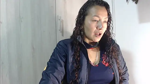 XXX chat uživo modela khawit_1