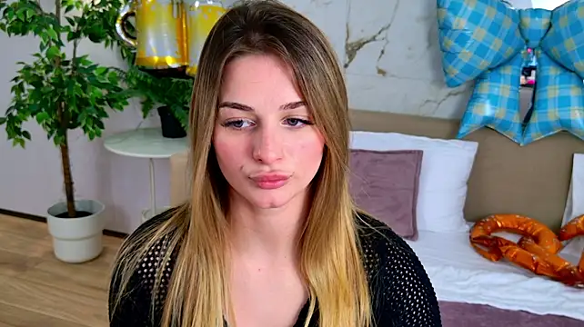SweetyLicky live XXX chat