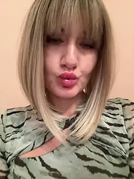 LunaFoxs live XXX chat