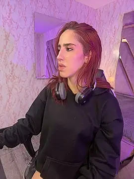 Chat +18 de Elodiee_Roussee ao vivo