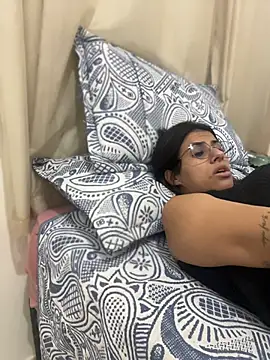 Chat +18 de Agatha_lindinha ao vivo