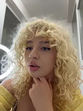 CurlyDaisy Adlı Modelin Canlı XXX Sohbeti