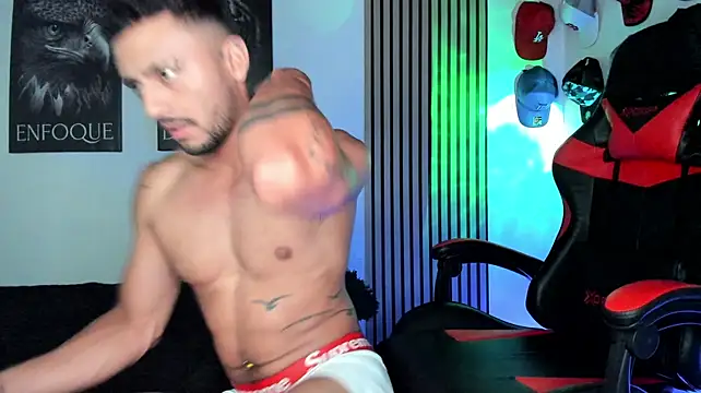 Dackson77 élő XXX-chatje